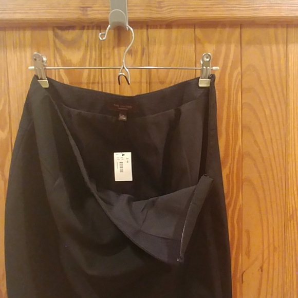NWT Limited black pencil skirt - Picture 2 of 2